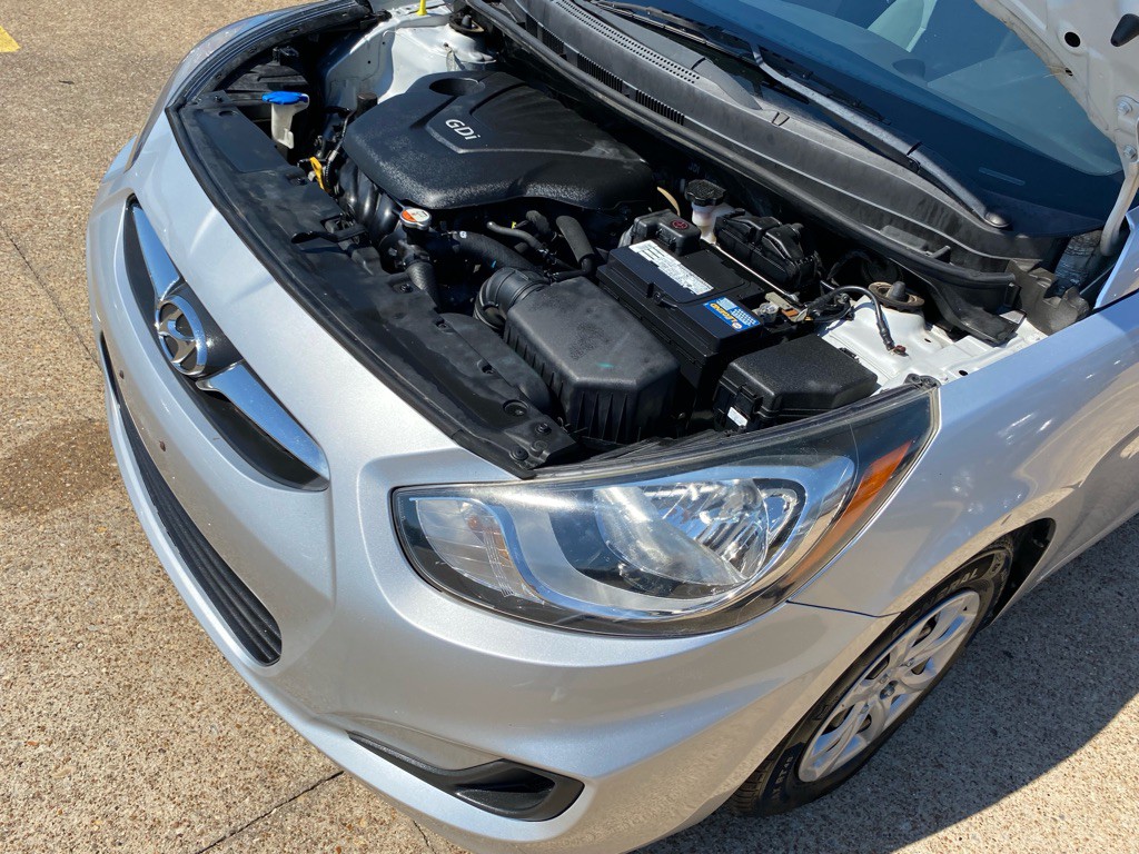 2014 Hyundai Accent Image 27
