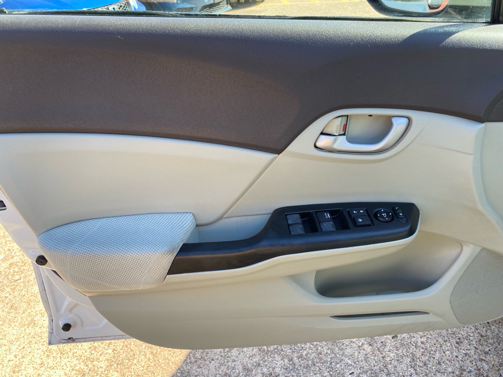 2012 Honda Civic Image 13