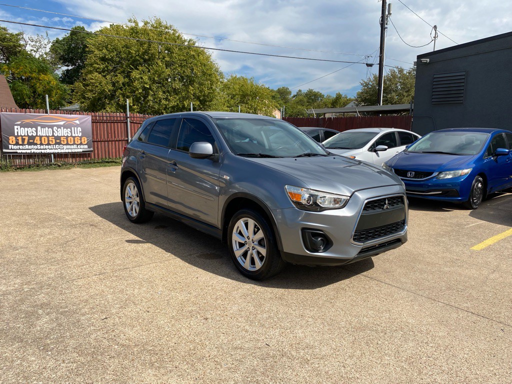 2015 Mitsubishi Outlander Image 1