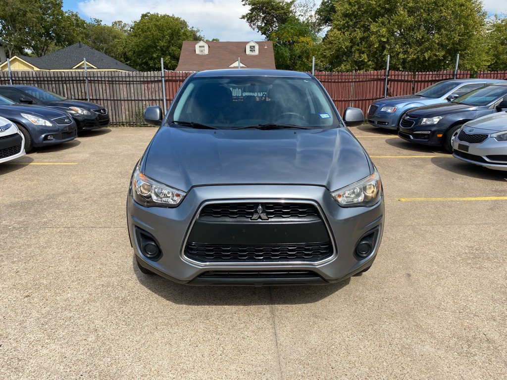 2015 Mitsubishi Outlander Image 2