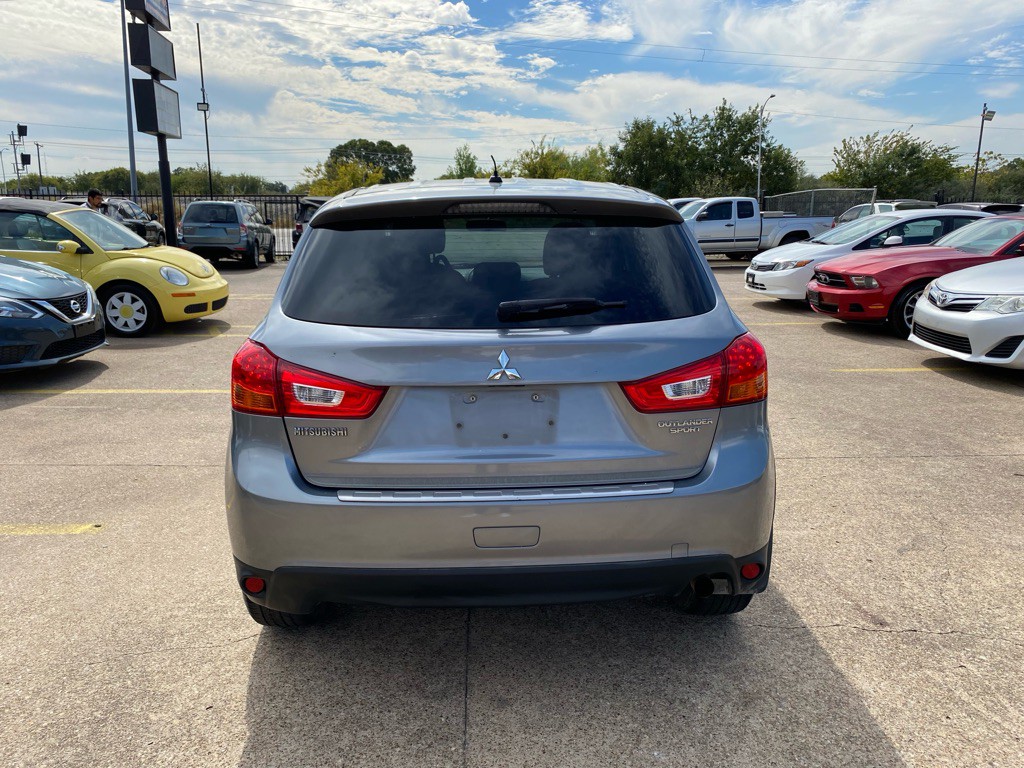 2015 Mitsubishi Outlander Image 5
