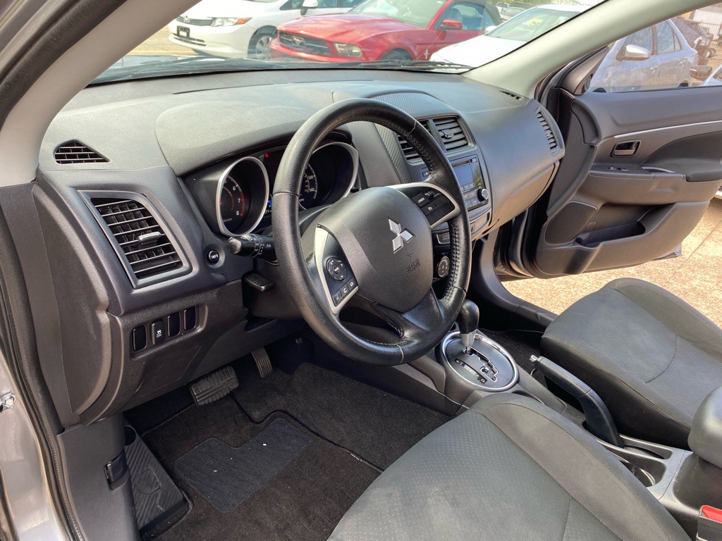 2015 Mitsubishi Outlander Image 14