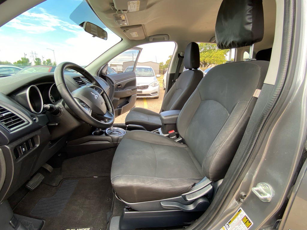 2015 Mitsubishi Outlander Image 15