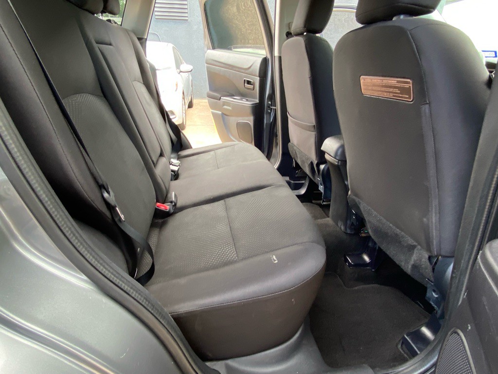 2015 Mitsubishi Outlander Image 18