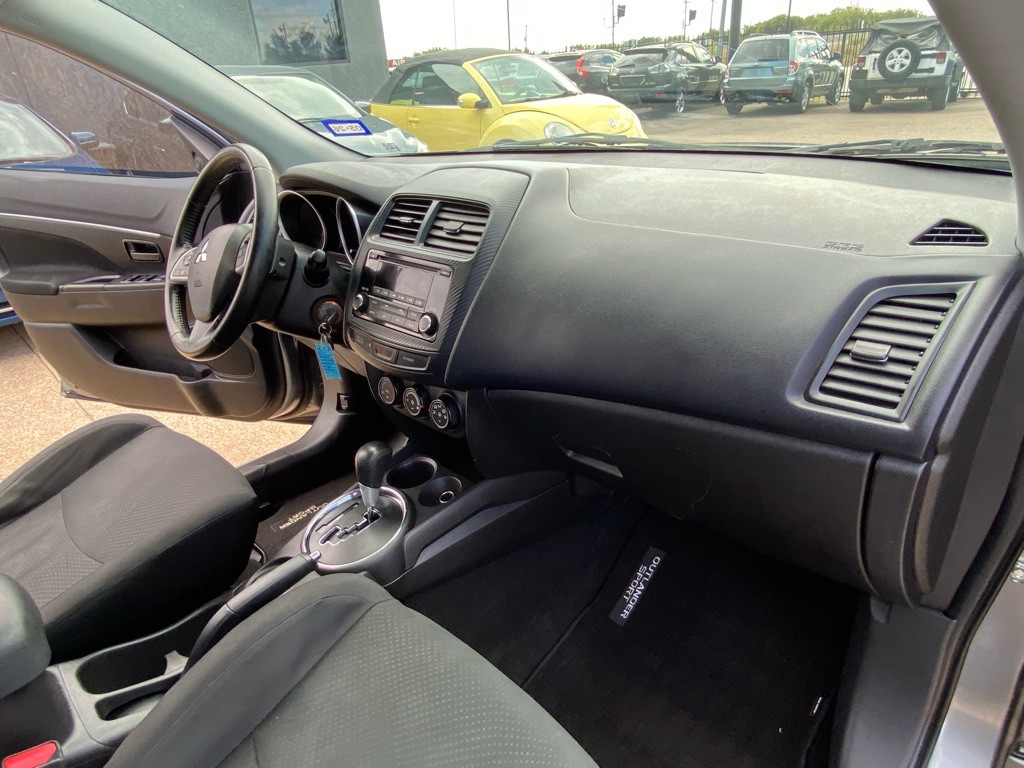 2015 Mitsubishi Outlander Image 20