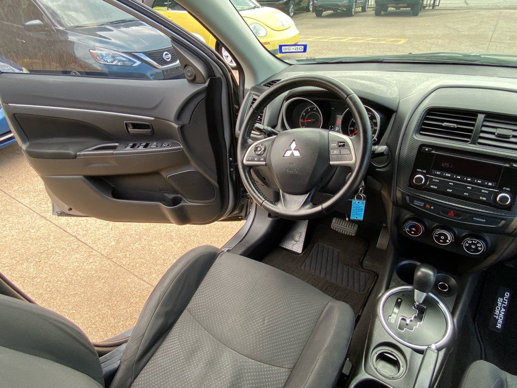 2015 Mitsubishi Outlander Image 23