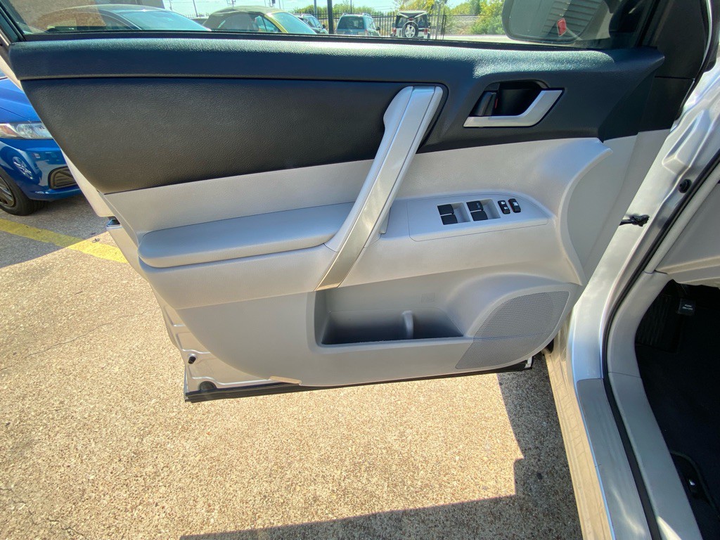 2012 Toyota Highlander Image 7
