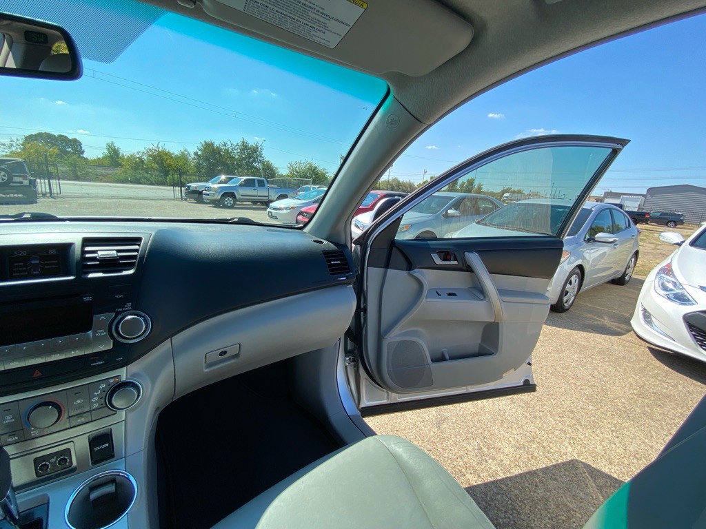 2012 Toyota Highlander Image 17