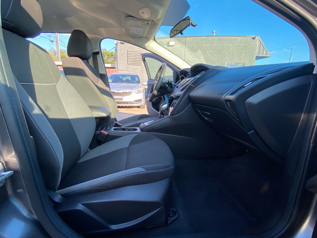 2014 Ford Focus Image 19