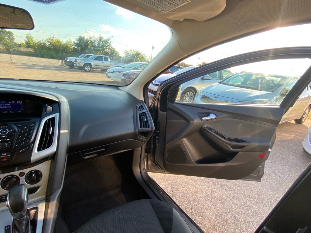 2014 Ford Focus Image 22