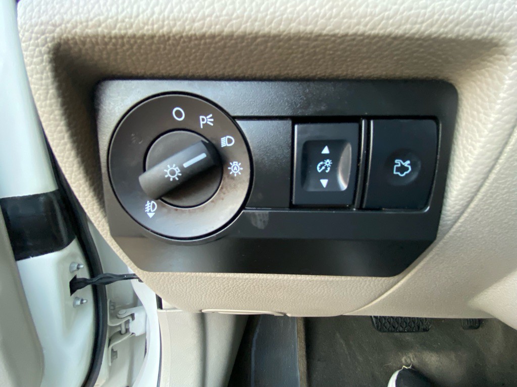 2012 Ford Fusion Image 24