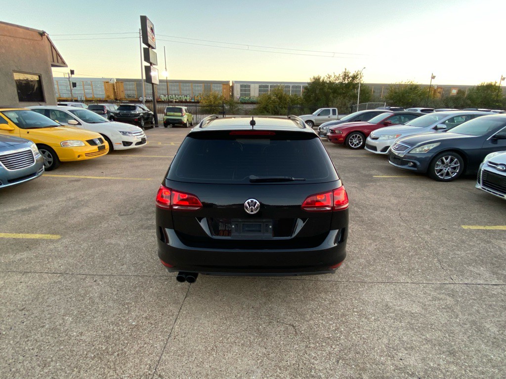 2015 Volkswagen Golf Image 5