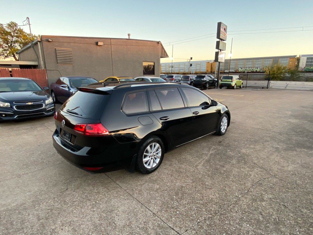 2015 Volkswagen Golf Image 6