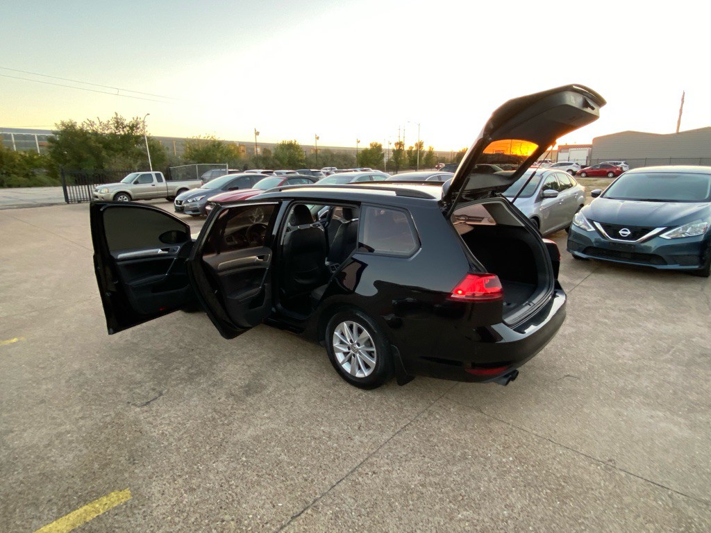 2015 Volkswagen Golf Image 10