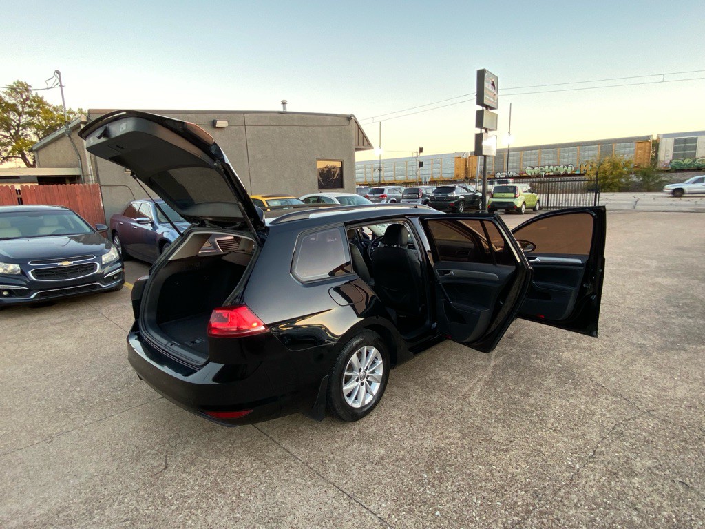 2015 Volkswagen Golf Image 12