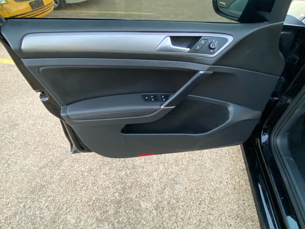 2015 Volkswagen Golf Image 13