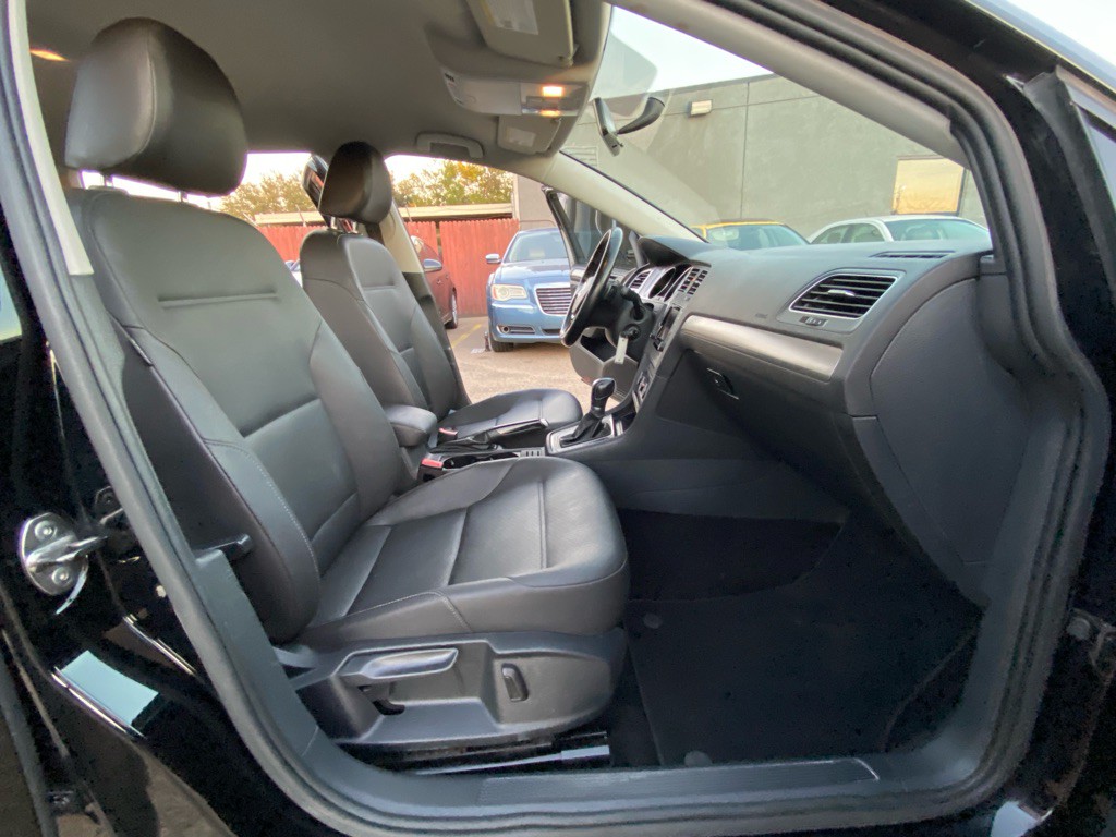 2015 Volkswagen Golf Image 19