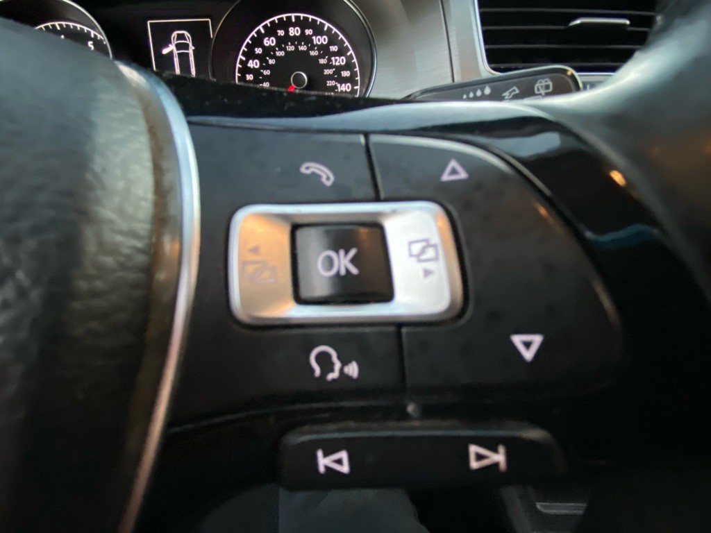 2015 Volkswagen Golf Image 25