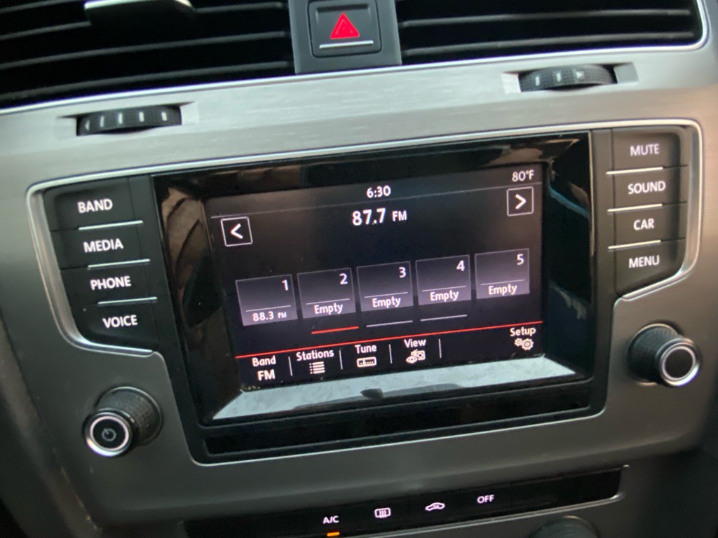 2015 Volkswagen Golf Image 26