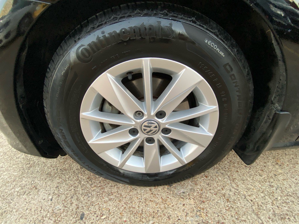 2015 Volkswagen Golf Image 29