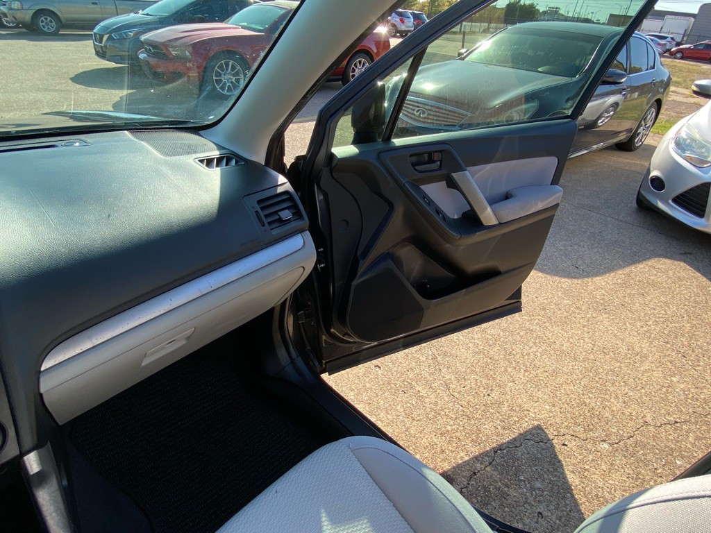 2014 Subaru Forester Image 22