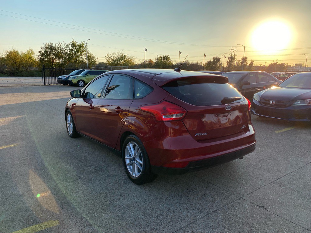 2016 Ford Focus Image 4