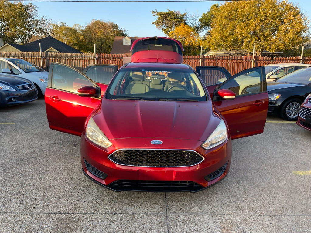 2016 Ford Focus Image 8