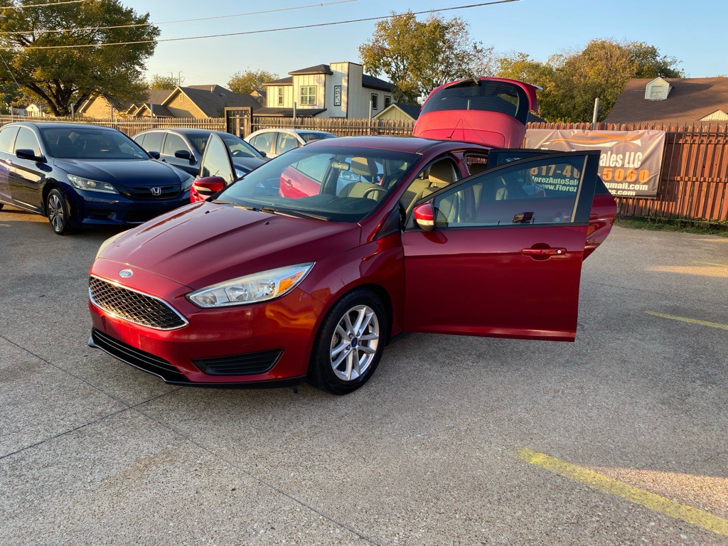 2016 Ford Focus Image 9