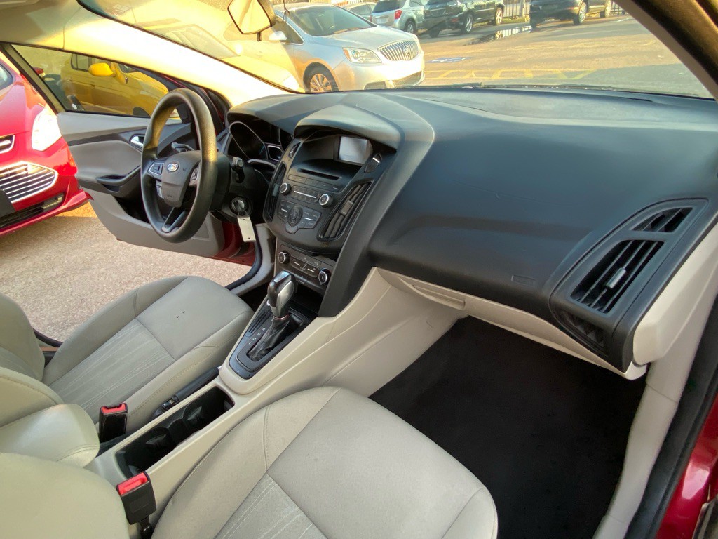 2016 Ford Focus Image 20