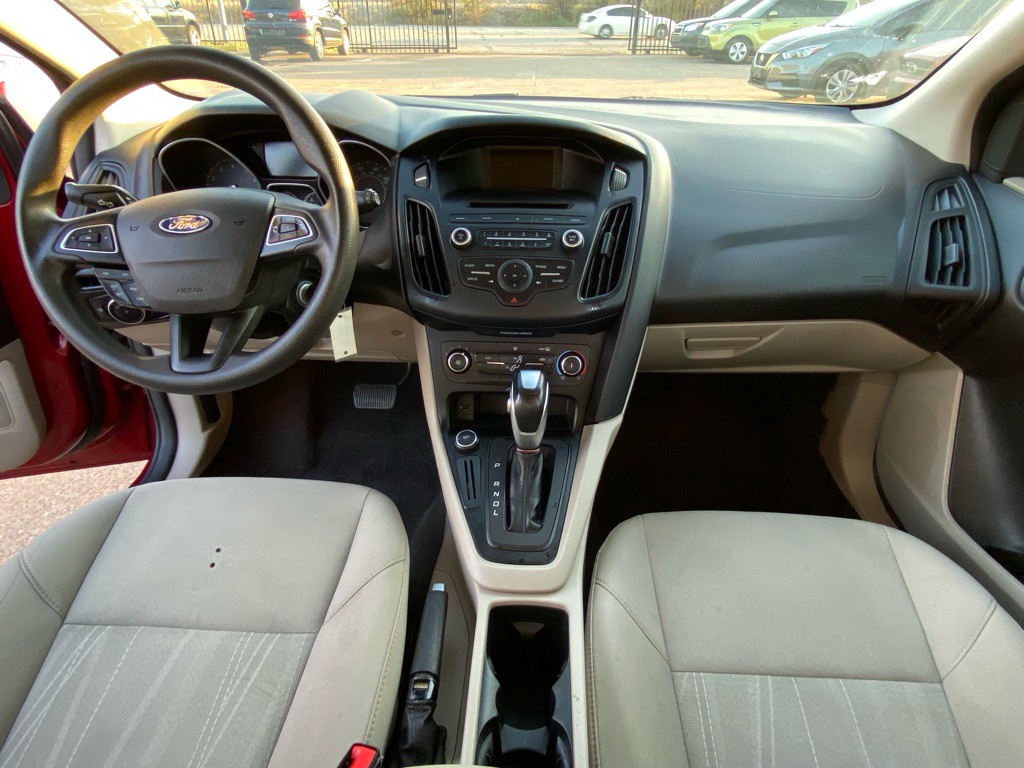 2016 Ford Focus Image 21