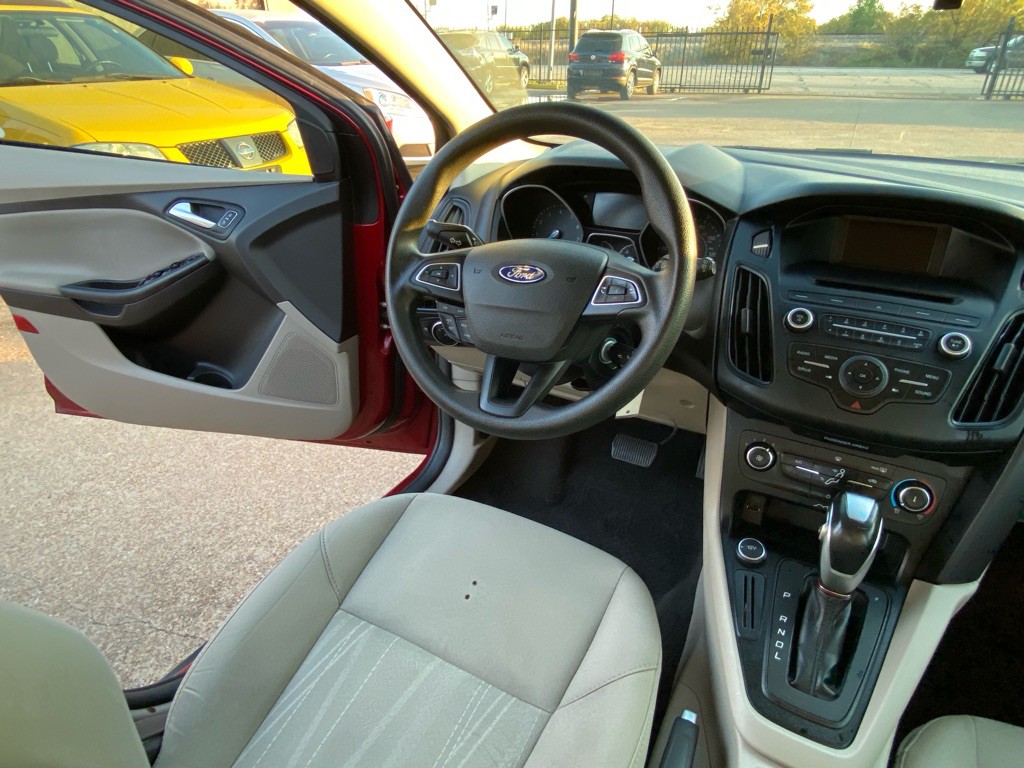 2016 Ford Focus Image 23