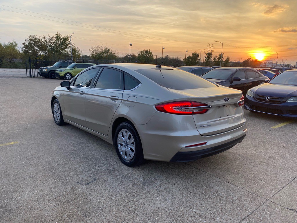 2019 Ford Fusion Image 4