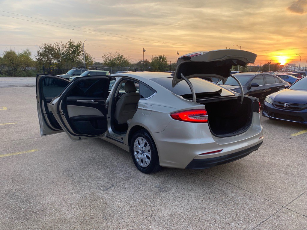 2019 Ford Fusion Image 10