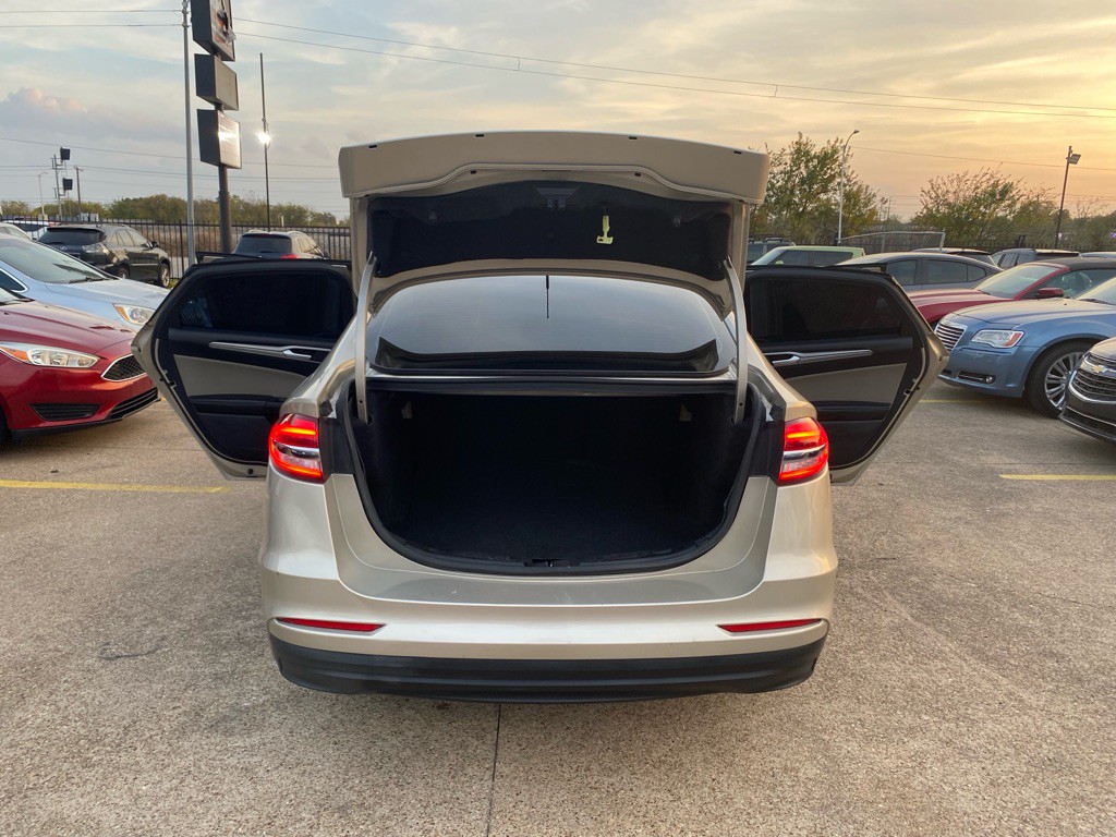 2019 Ford Fusion Image 11