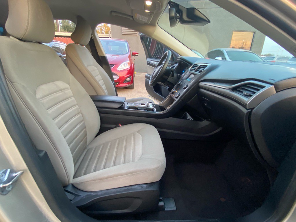 2019 Ford Fusion Image 19