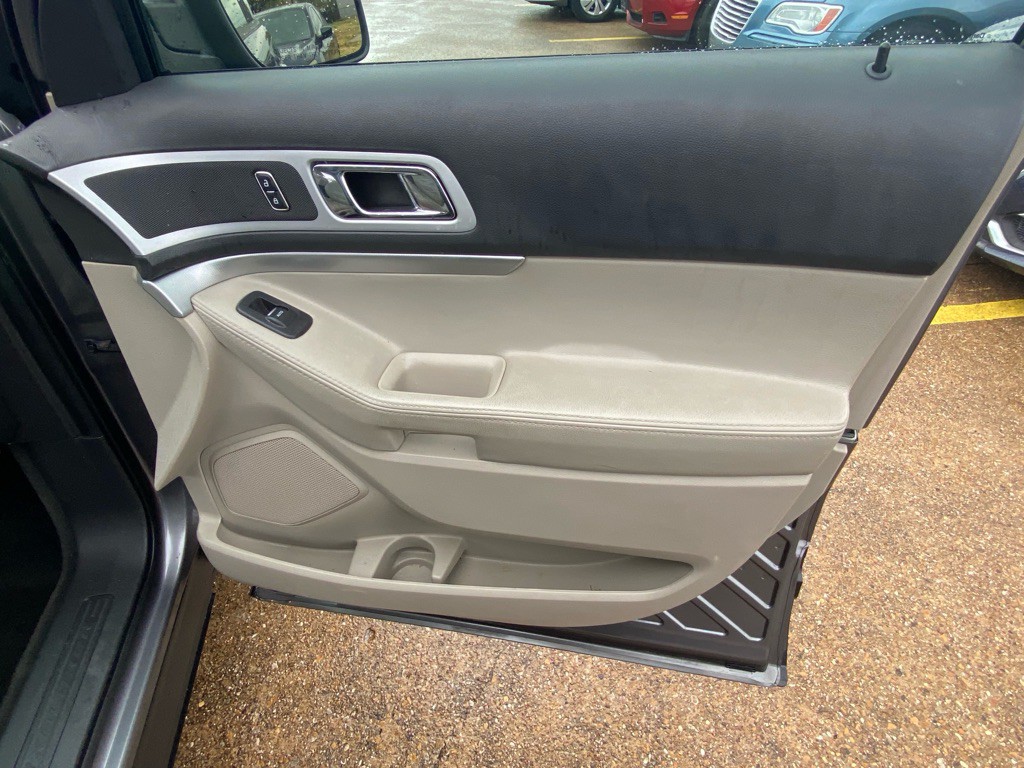 2013 Ford Explorer Image 13