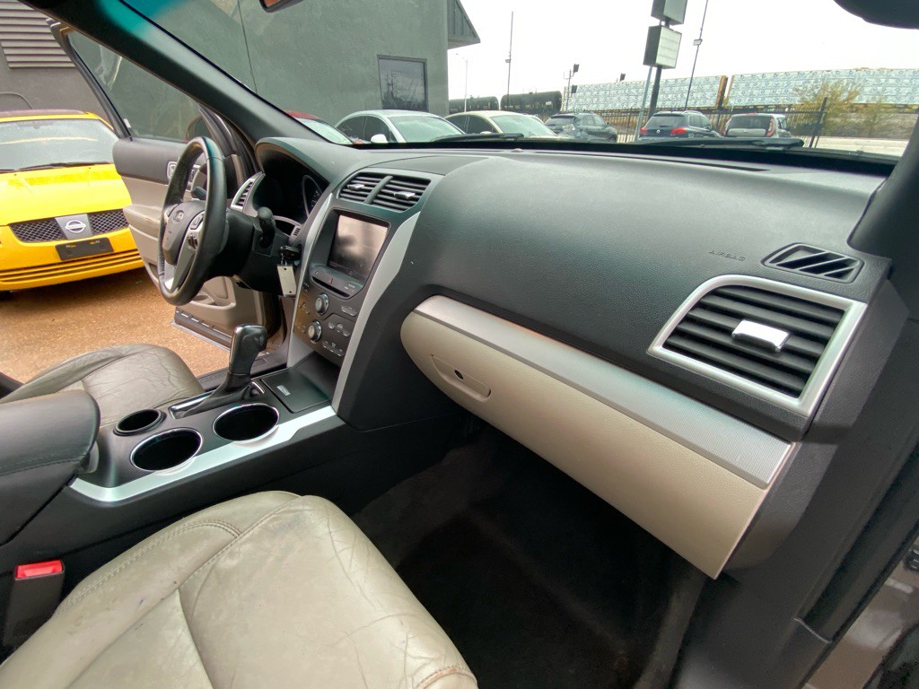 2013 Ford Explorer Image 21