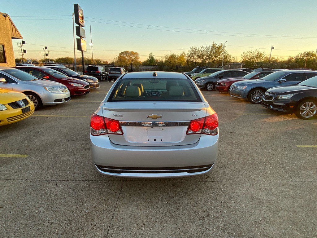 2015 Chevrolet Cruze Image 5