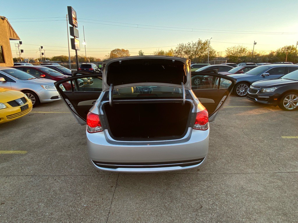 2015 Chevrolet Cruze Image 11