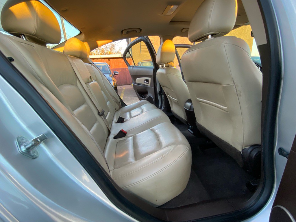 2015 Chevrolet Cruze Image 18