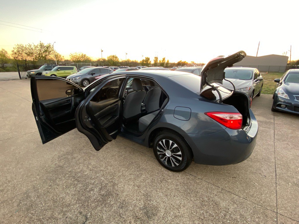 2018 Toyota Corolla Image 10