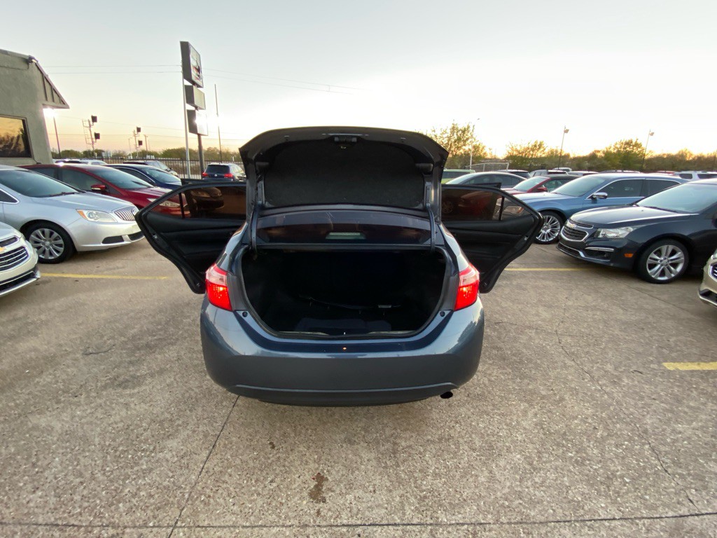 2018 Toyota Corolla Image 11