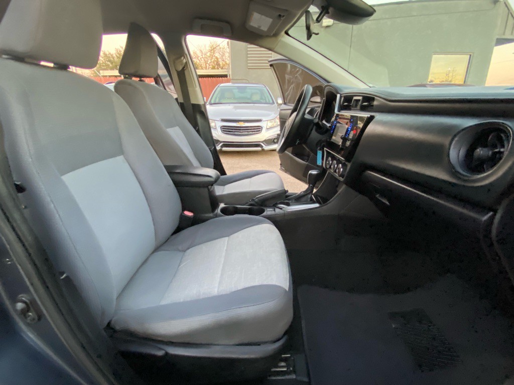 2018 Toyota Corolla Image 19