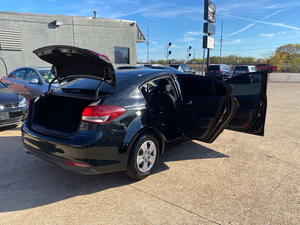 2018 Kia Forte Image 12
