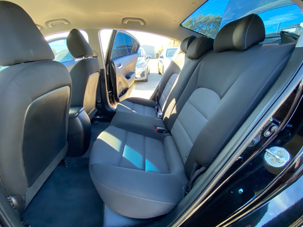 2018 Kia Forte Image 16