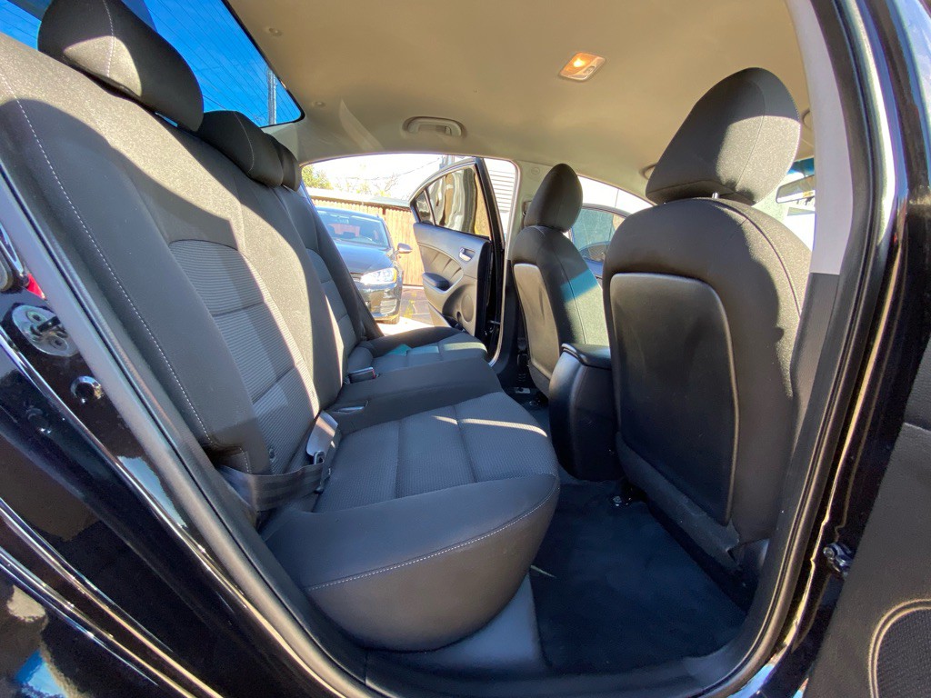 2018 Kia Forte Image 18