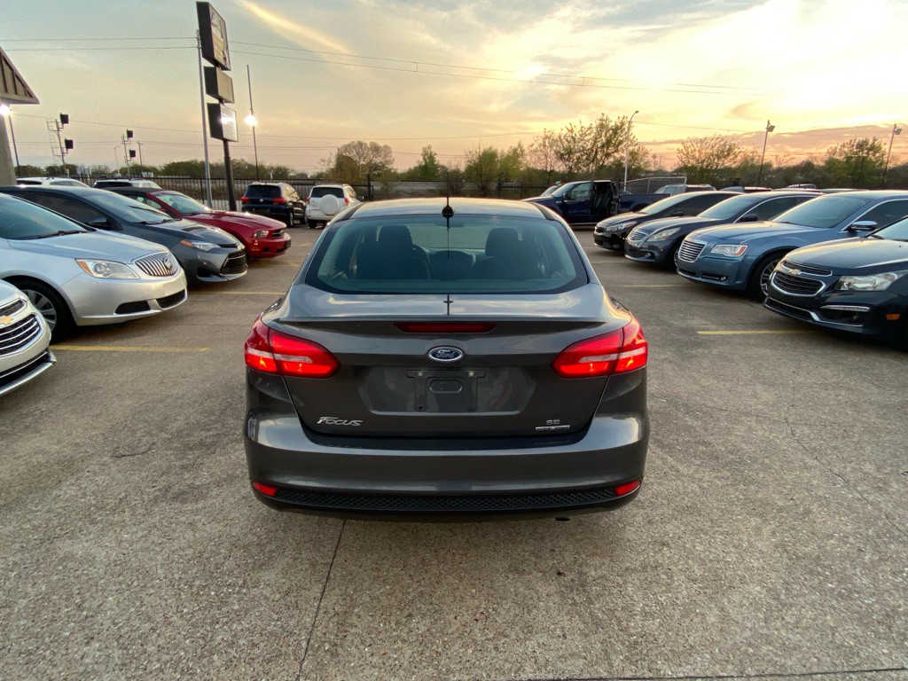 2016 Ford Focus Image 5