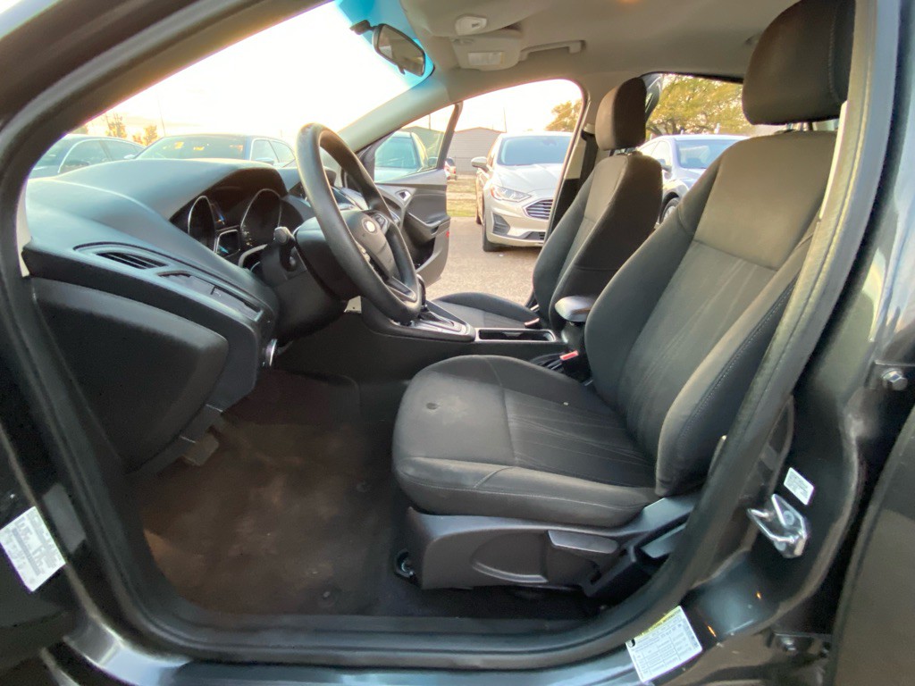 2016 Ford Focus Image 15