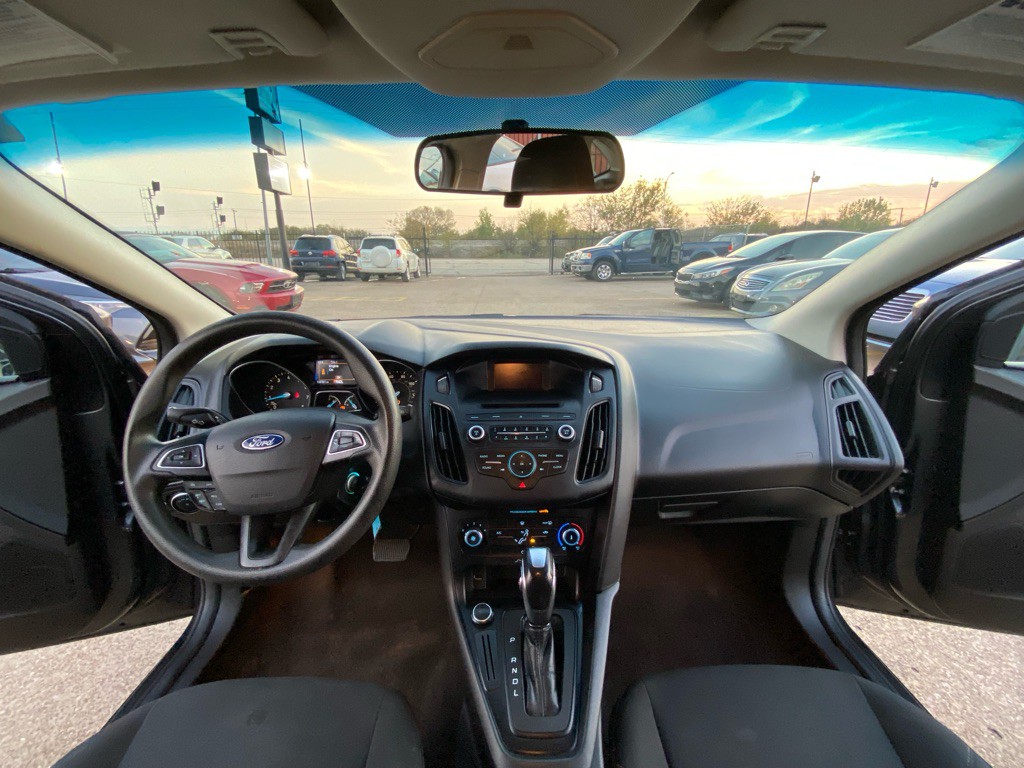 2016 Ford Focus Image 21