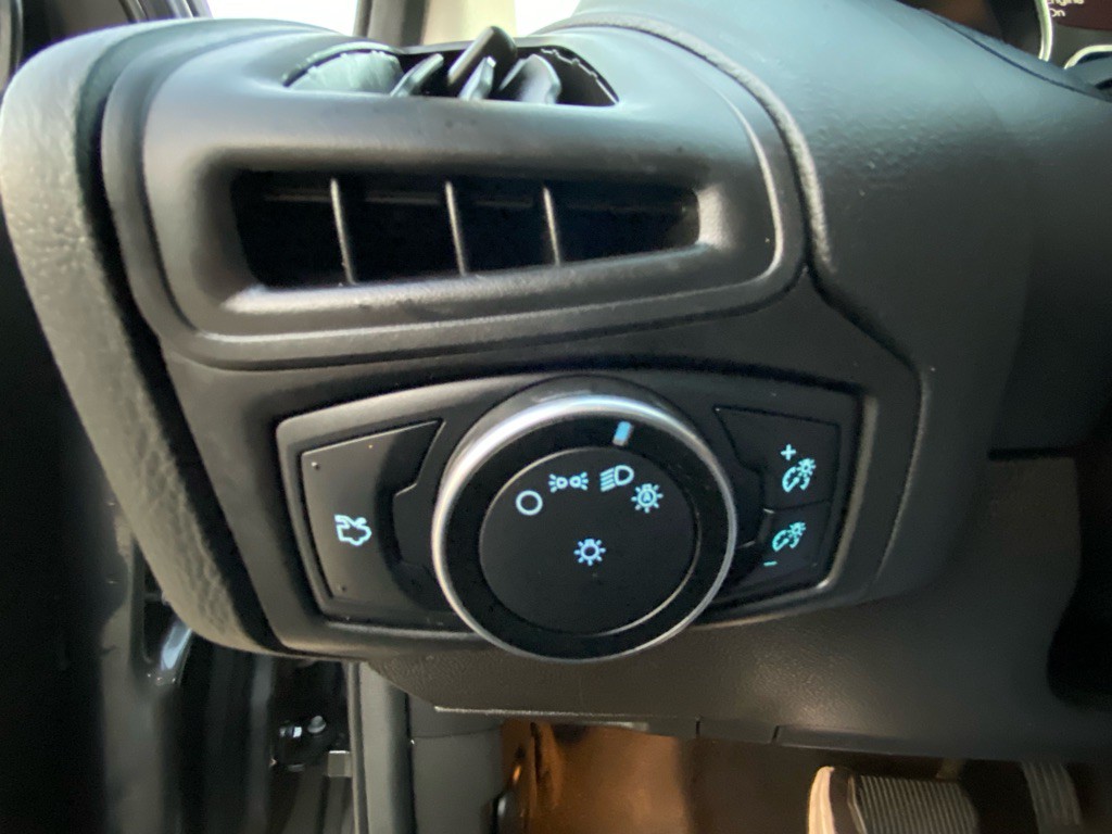 2016 Ford Focus Image 24